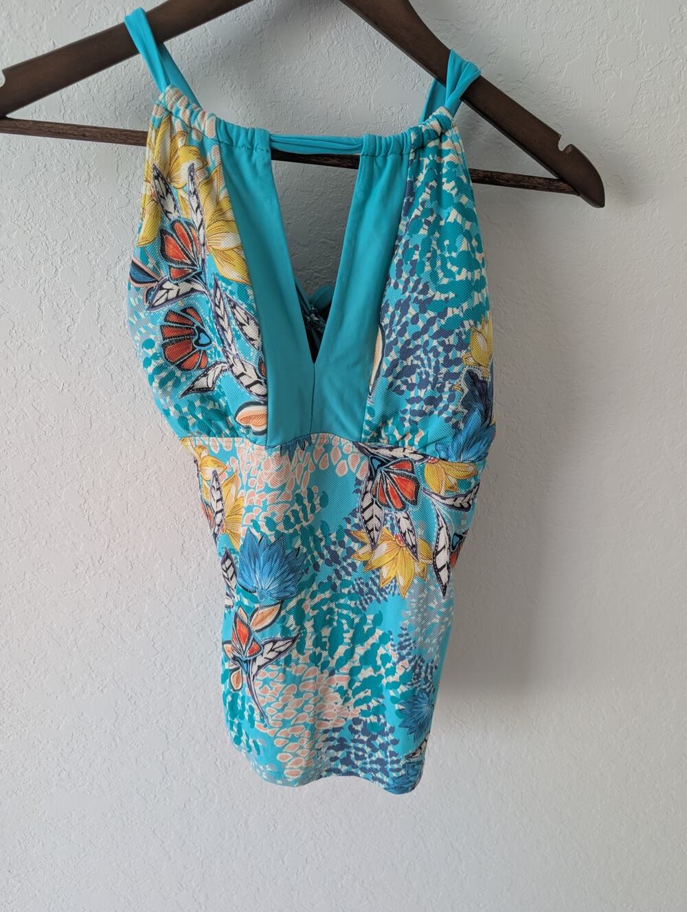 Sunsets Aqua Reef Tropical Floral Plunging V-Neck Tankini Top M